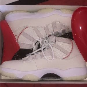 Jordan 11 “platinum tint”
